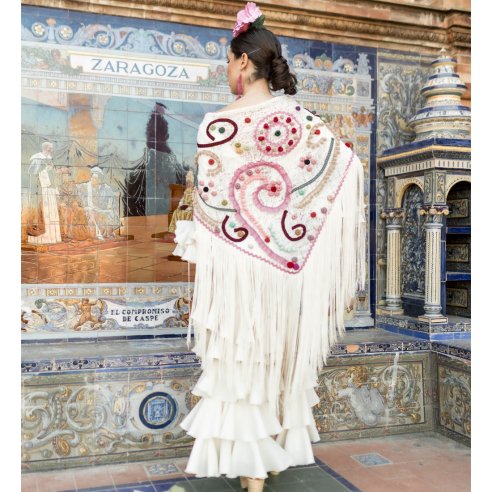 traje flamenca mantón manila