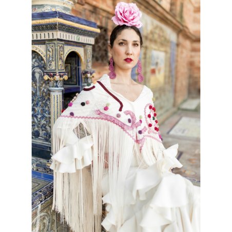 trajes de flamenca con mantones de manila