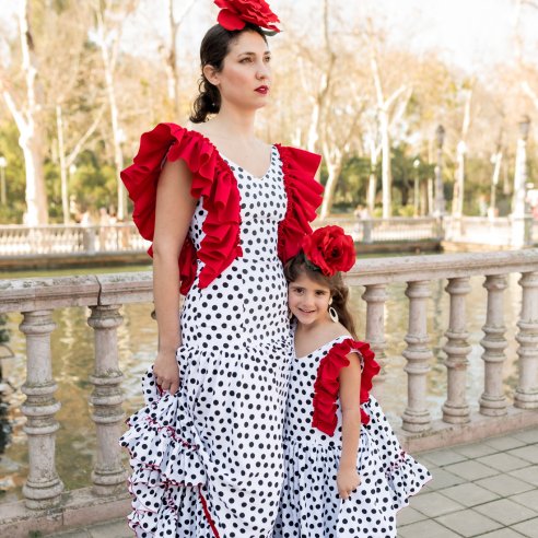 trajes andaluces madre e hija