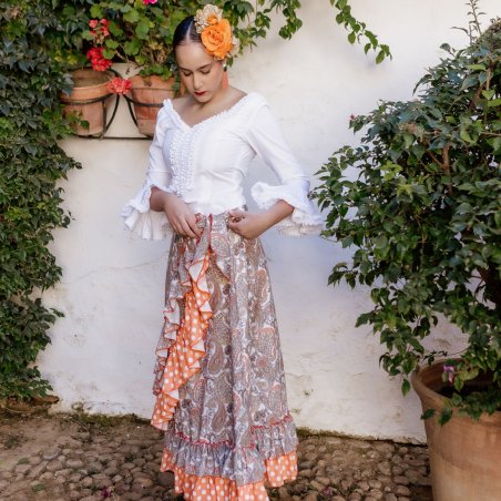 Camisa y falda flamenca