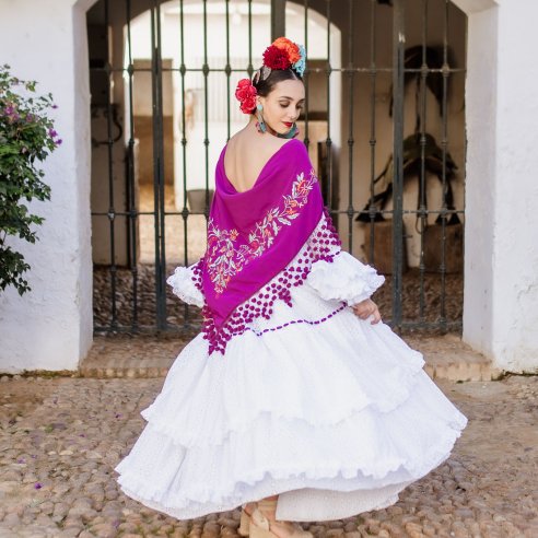 vestido de gitana con mantoncillo buganvilla