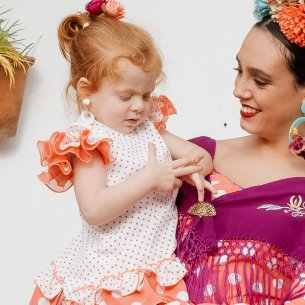 vestido de flamenca para bebé en color coral 2