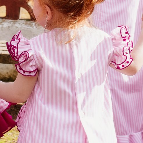 cierre botones a la espalda trajes de flamenca bebé