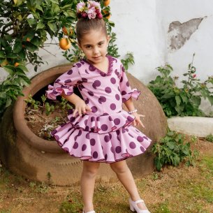 Vestido flamenca niña corto rosa con lunares burdeos y falda con cancán.
