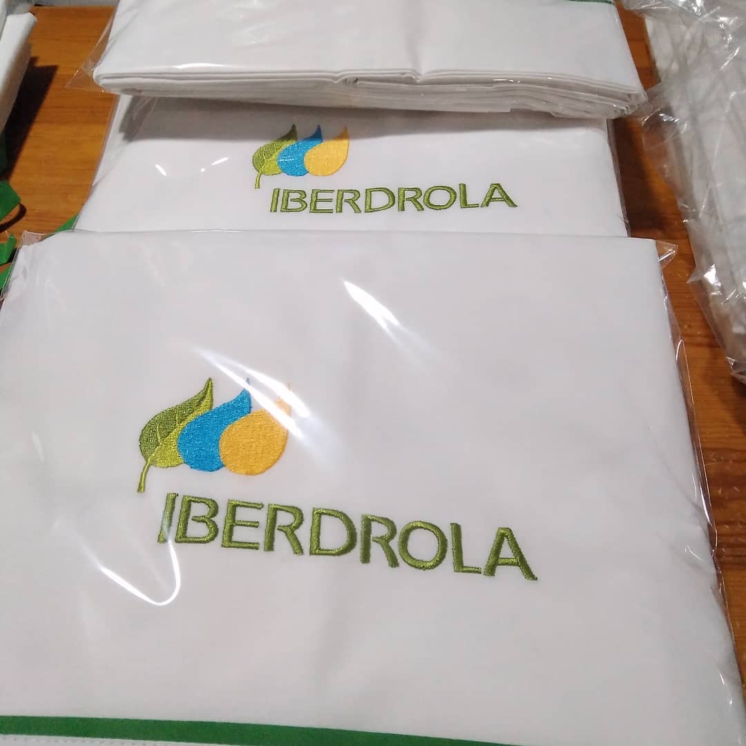 Logo bordado. bordado publicidad.