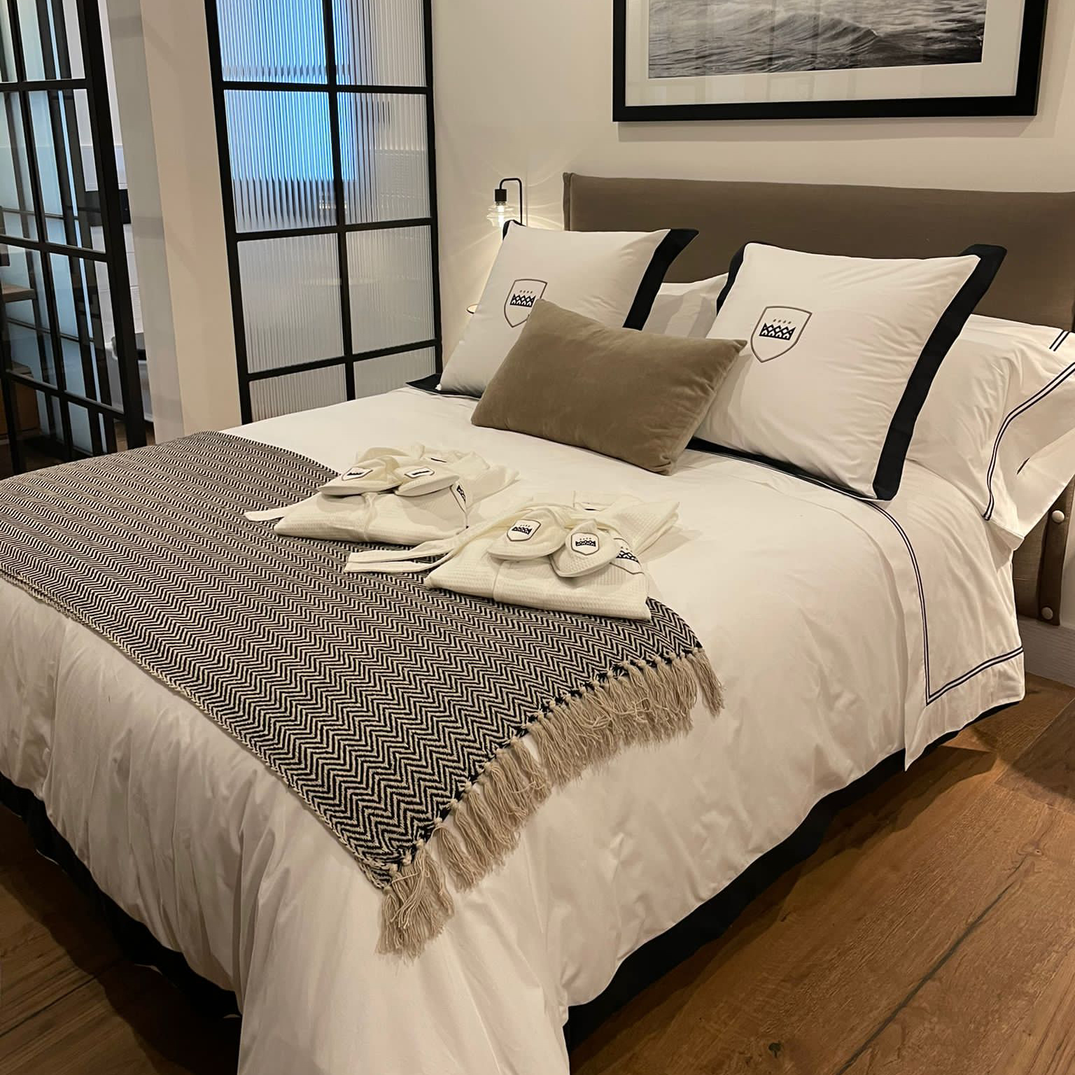 bordado sábanas de hotel