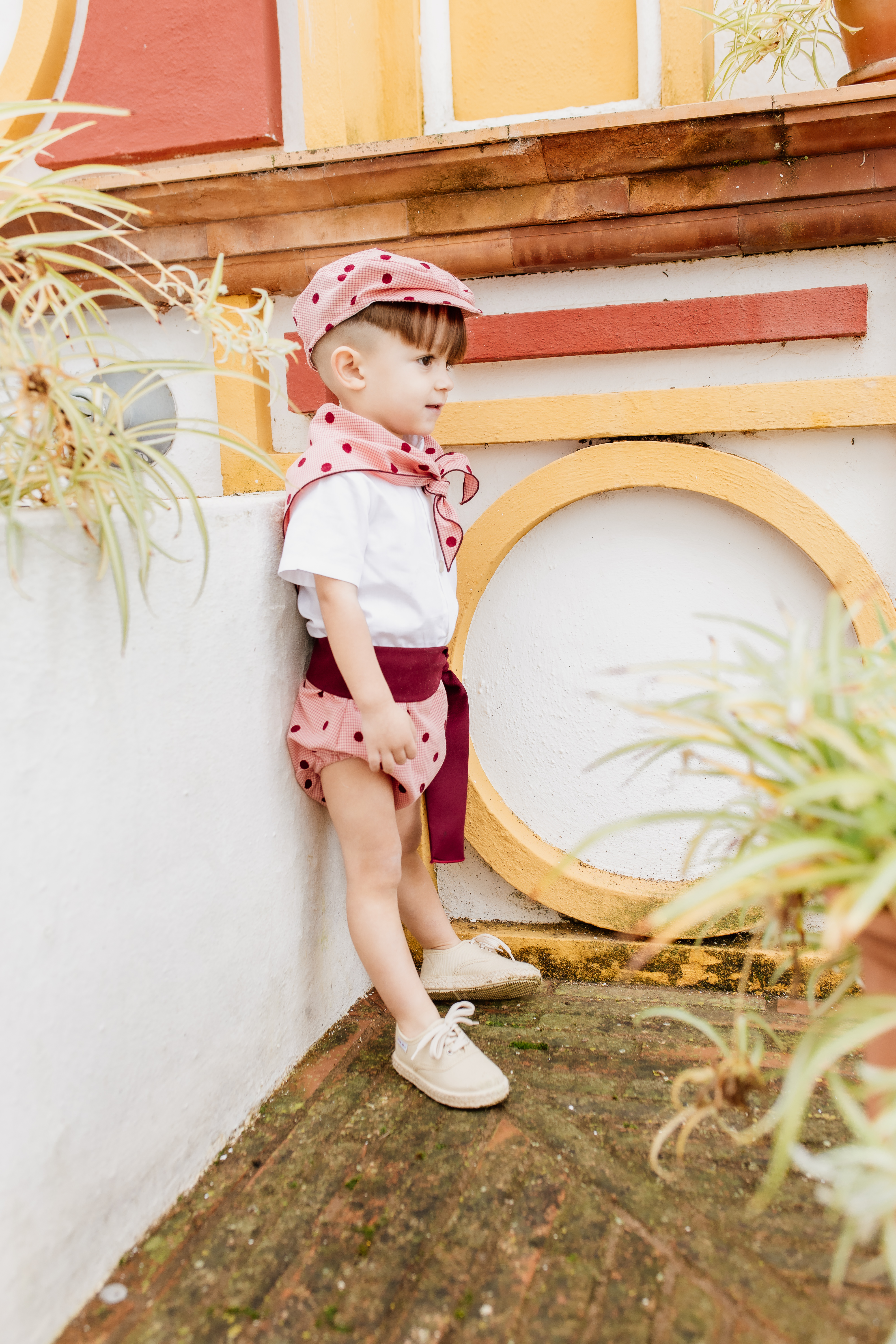 Niño con traje de flamenco